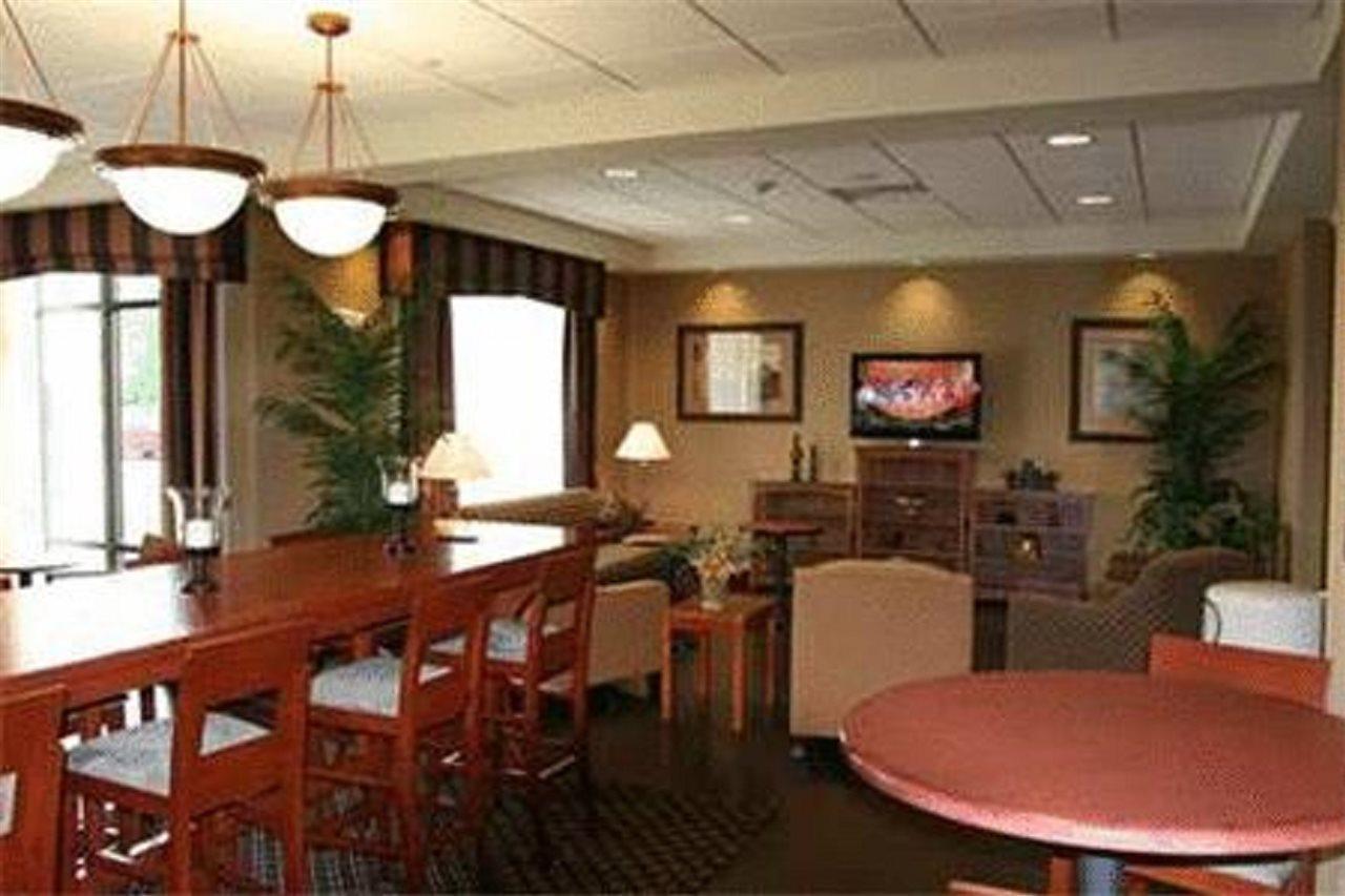 Hampton Inn Elkhorn Lake Geneva Area Ngoại thất bức ảnh