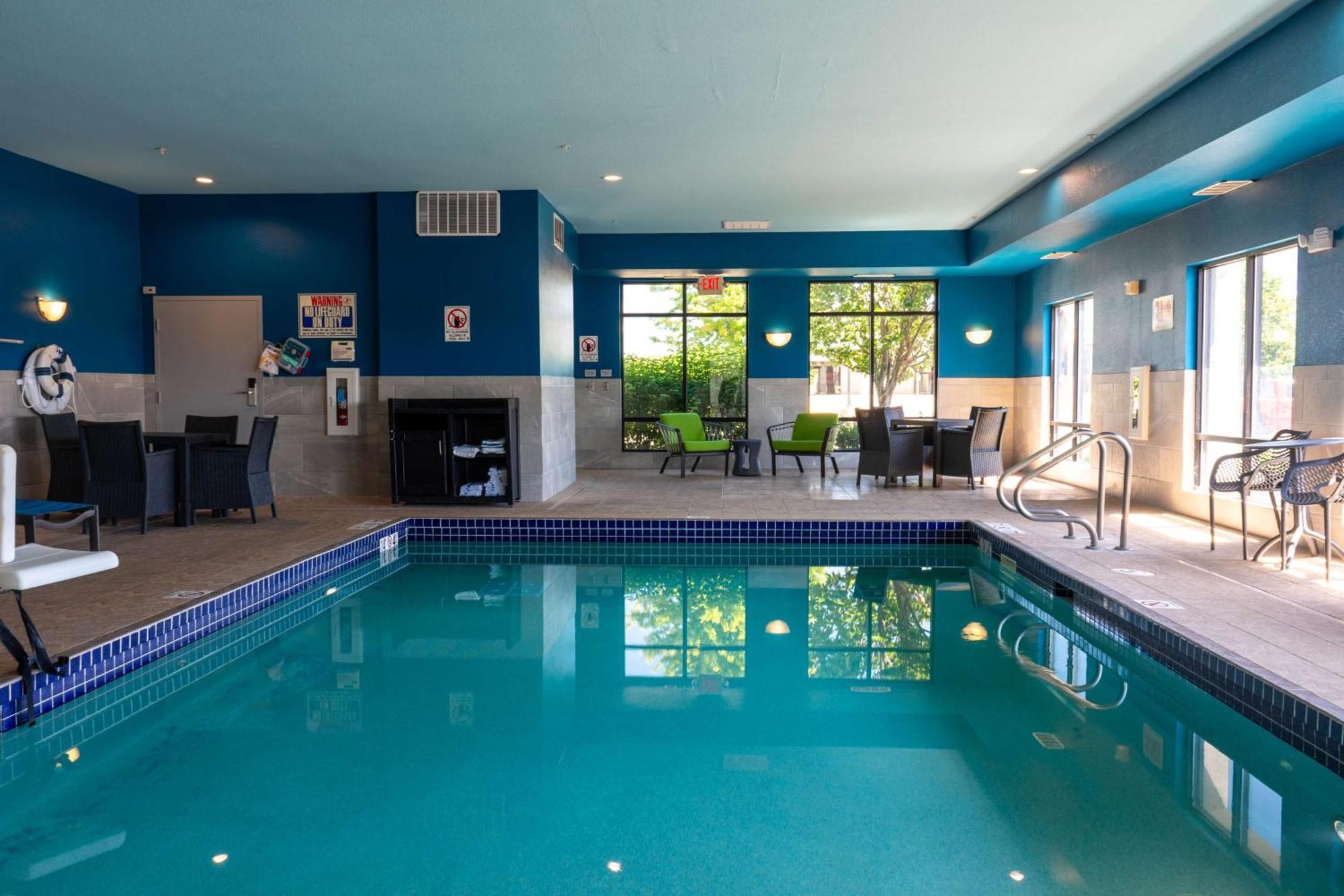Hampton Inn Elkhorn Lake Geneva Area Ngoại thất bức ảnh