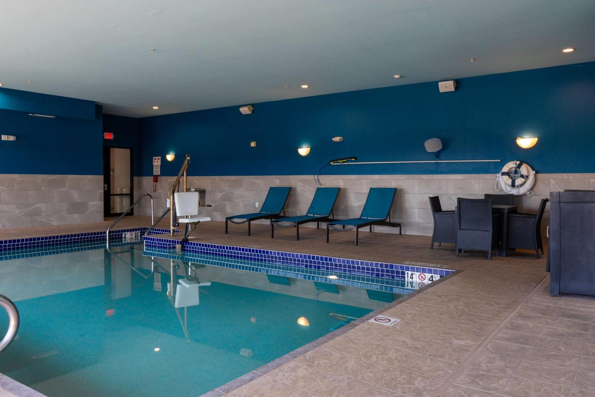 Hampton Inn Elkhorn Lake Geneva Area Ngoại thất bức ảnh